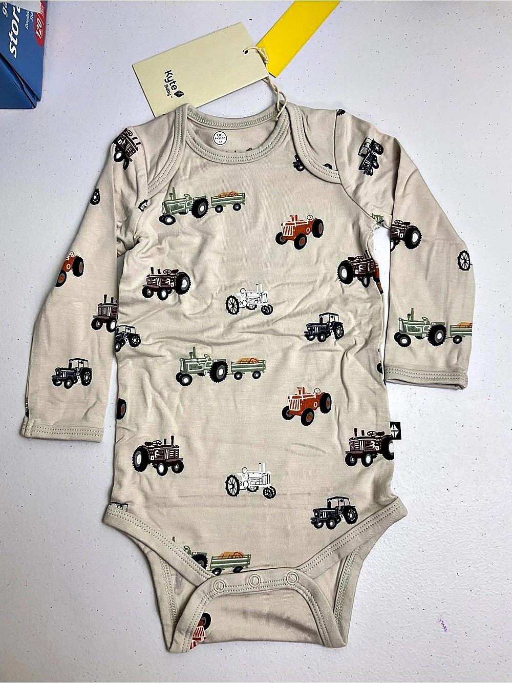 Kyte Baby Long Sleeve Bodysuit - Tractor Bodysuit Beige Baby 6-12M